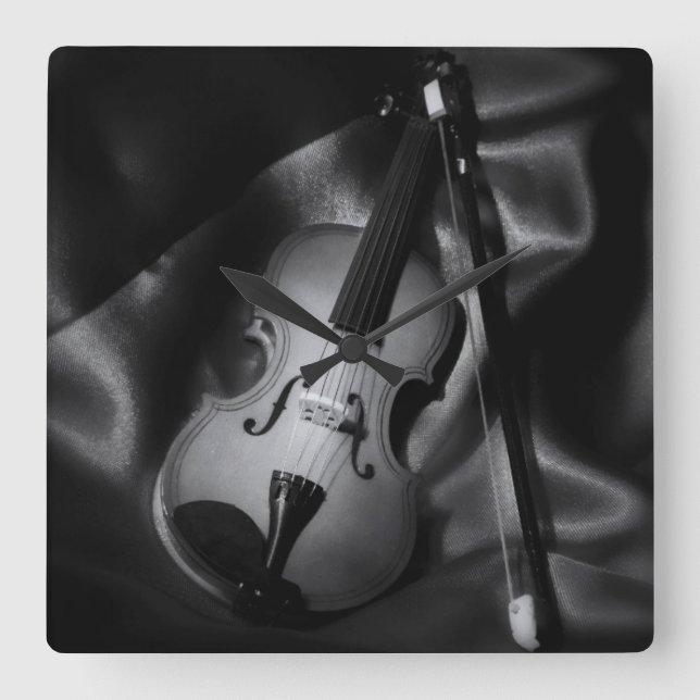 Relógio Quadrado Imagem b&W de vida estática de um violino (Frente)