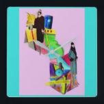 Relógio Quadrado impressão da arte das mulheres dos anos 30<br><div class="desc">Algo mais legal de um livro da década de 1930 sobre arte comercial relacionado ao marketing de varejo. Mão colorida pela sua,  e algo incrível para...  TUDO! Quer ver mais? Aqui está a página do Facebook da minha loja: www.facebook.com/the_olden_eye E aqui está o meu blog! www.fullservicebohemian.blogspot.com</div>