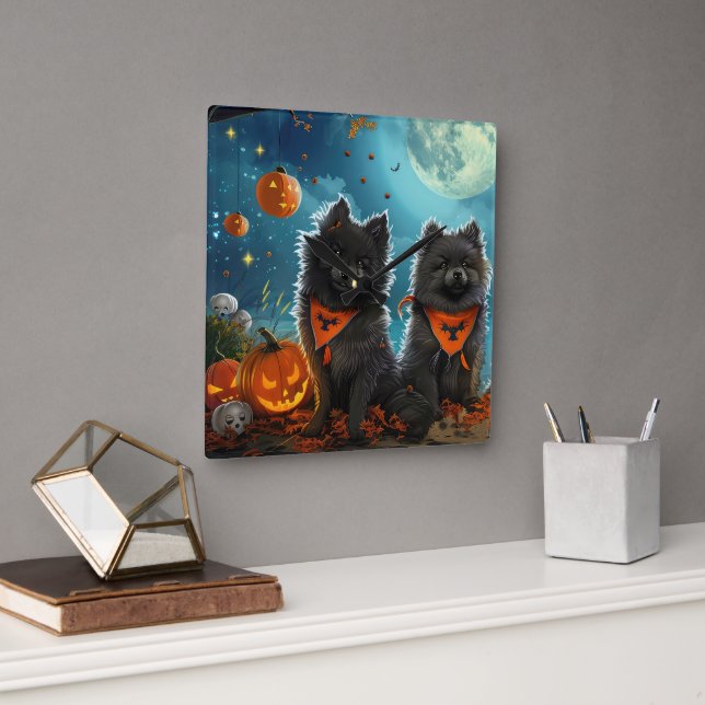 Relógio Quadrado Keeshond Halloween Assustador (Escritório)