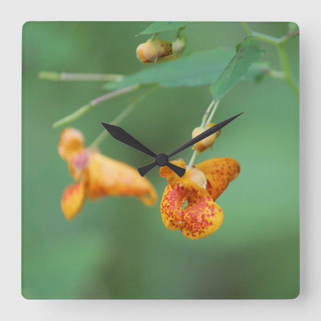 Relógio Quadrado Laranja Desordenado (Frente)