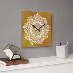 Relógio Quadrado Mandala Branco em Fundo Dourado