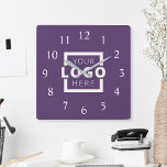 Relógio Quadrado Marca do Promocional de logotipo da empresa person<br><div class="desc">Adicione seu logotipo corporativo personalizado para criar um relógio exclusivo na parede. Torna um promocional de excelente oferecido ou presente corporativo para clientes,  fornecedores,  funcionários ou outras pessoas especiais. Escolha entre diferentes formas e tamanhos de relógio. Nenhuma quantidade mínima,  nenhuma taxa de configuração.</div>
