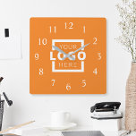 Relógio Quadrado Marca do Promocional de logotipo da empresa person<br><div class="desc">Adicione seu logotipo corporativo personalizado para criar um relógio exclusivo na parede. Torna um promocional de excelente oferecido ou presente corporativo para clientes,  fornecedores,  funcionários ou outras pessoas especiais. Escolha entre diferentes formas e tamanhos de relógio. Nenhuma quantidade mínima,  nenhuma taxa de configuração.</div>
