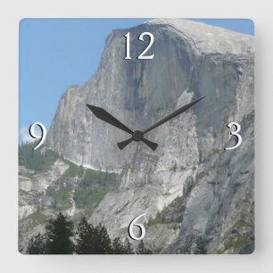 Relógio Quadrado Meia Cúpula de lado no Parque Nacional de Yosemite