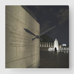 Relógio Quadrado Memorial da Segunda Guerra Mundial