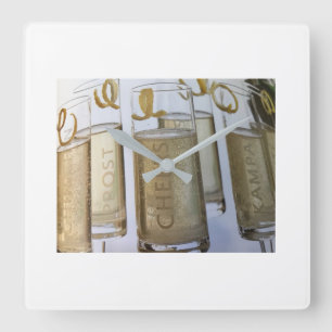 RELÓGIO QUADRADO **MERRISTMAS "CHEERS COCKTAIL" CLOCK