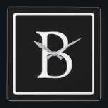 Relógio Quadrado Monograma clássico simples | Preto com texto branc<br><div class="desc">Mínimo e elegante.</div>
