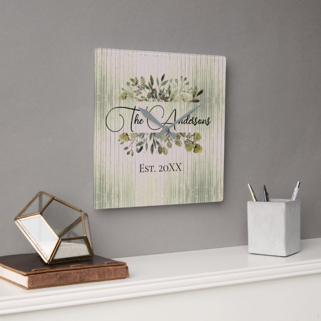 Relógio Quadrado Nome da família Cores de água botânicas na madeira (Escritório)