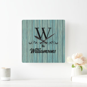 Relógio Quadrado Nome da família Monograma Russo Blue Wood Wall Clo
