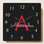 Relógio Quadrado Nome do Monograma da Rapariga do Script Preto Verm<br><div class="desc">Relógio de Nome do Monograma do Script Vermelho e Preto. Isto faz o doce e perfeito aniversário de 16 anos,  casamento,  chá de panela,  aniversário,  chá de fraldas ou festa de solteira presente para alguém que ama luxo de luxo e estilos quíticos.</div>