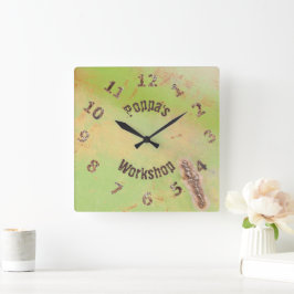 Relógio Quadrado Nome Personalizado - Rustic Garage Workshop Green 