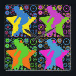 Relógio Quadrado O rolo Derby das mulheres do pop art<br><div class="desc">Mostre o rolo Derby das suas mulheres do amor com este design do estilo do pop art.</div>
