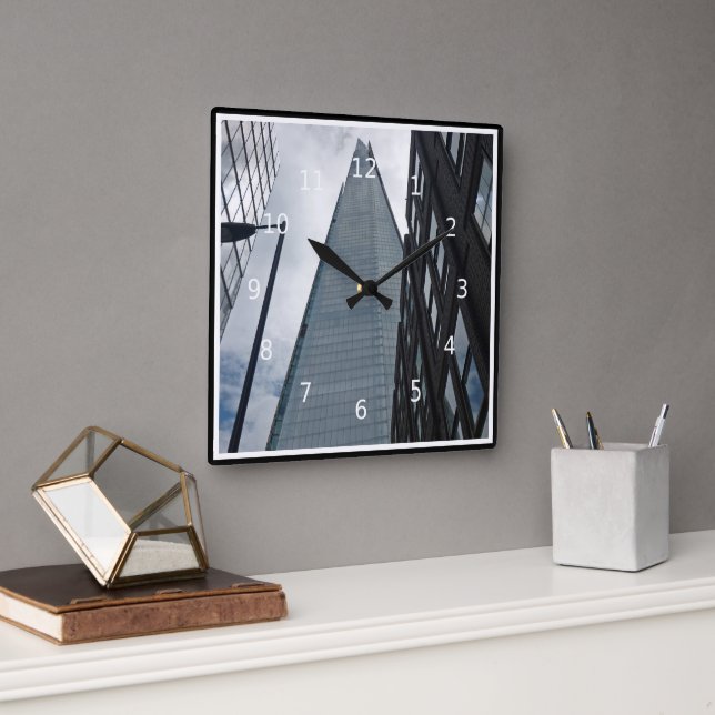 Relógio Quadrado Olhando para o Shard, Tooley Street, Londres, (Escritório)