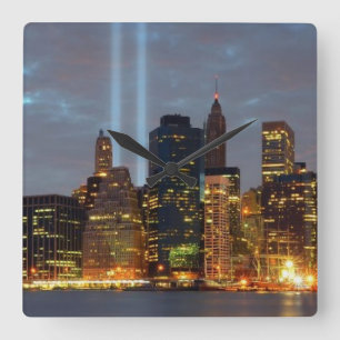 Relógio Quadrado Opinião da skyline da cidade na noite