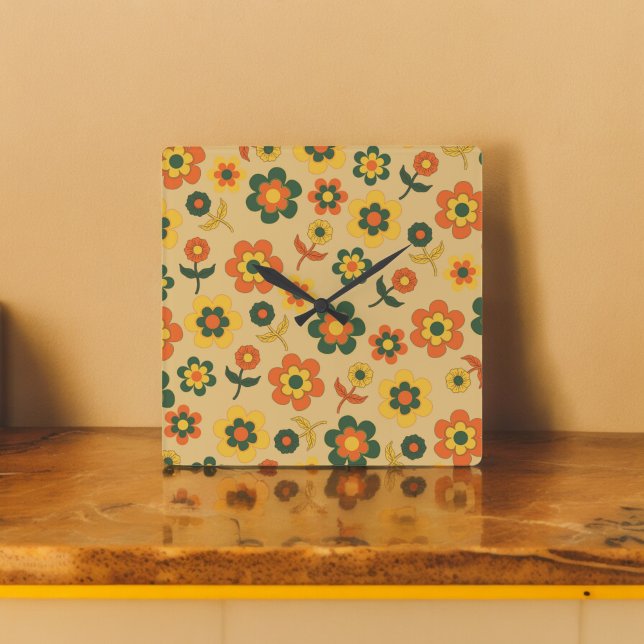 Relógio Quadrado Padrão de Flor do Laranja de Imagem Retroativa 70s (Criador carregado)