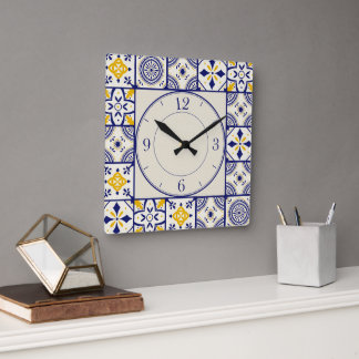 Relógio Quadrado Padrão marroquino em azul, amarelo, creme