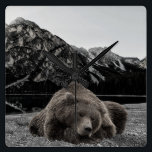 Relógio Quadrado Paisagem do Decor Russo do Urso Dormindo<br><div class="desc">Este design pode ser personalizado escolhendo a opção Editar Design. Você também pode transferir para outros itens. Entre em contato comigo em colorflowcreations@gmail.com ou use a opção de bate-papo no topo da página se você quiser ter este design em outro produto ou precisar de assistência. Veja mais designs ou siga-me...</div>