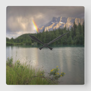 Relógio Quadrado Rainbow & Mountain, Alberta Canadá