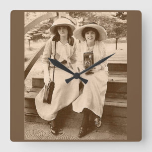 Relógio Quadrado raparigas de câmara cerca de 1910
