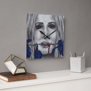 Relógio Quadrado Rosas de sangue Blue Vampiro Mulher Retrato Gótic