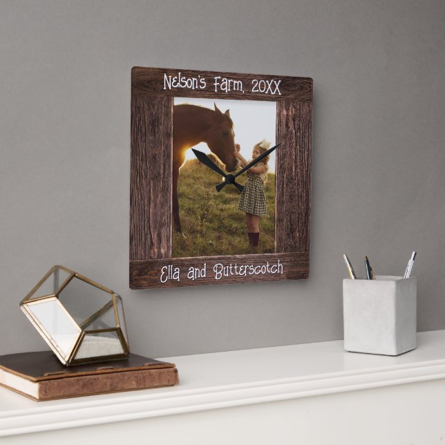 Relógio Quadrado Rustic Brown Wood Text Editable Faux Photo Frame (Escritório)