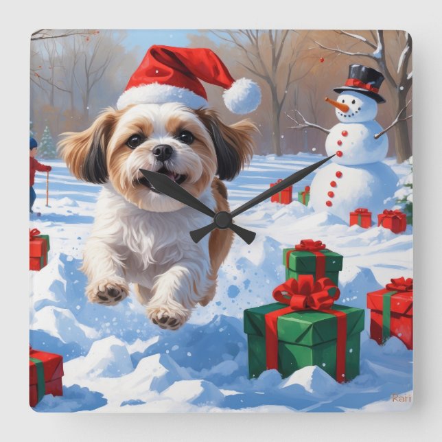 Relógio Quadrado Shih Tzu correndo em neve com chapéu de Natal (Frente)