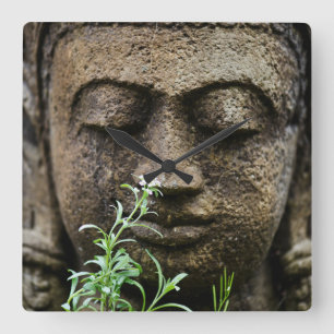Relógio Quadrado Stone garden statue with flower
