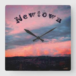 Relógio Quadrado Sunset majestoso em Newtown, Powys, Gales