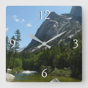 Relógio Quadrado Tenaya Creek no Parque Nacional de Yosemite