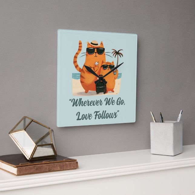 Relógio Quadrado Travelling Cat Love Moment Wall Clock (Escritório)