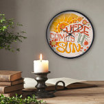 Relógio Quadrado Trendy Here Vem the Sun Quote Inspirivity Clock<br><div class="desc">Bonita, divertida, ensolarada, tendências e na moda, esses relógios de arte motivacionais, são peças de tempo decorativas personalizadas que trazem criatividade e positividade a qualquer espaço. Uma citação divertida e única e inspiradora para adicionar positividade ao seu quarto! Esses relógios projetados exclusivos são mais do que uma forma de contar...</div>