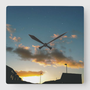 Relógio Quadrado Uma rua cheia de estrelas