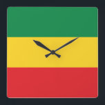 Relógio Quadrado Verde, ouro (amarelo) e bandeira das cores<br><div class="desc">Cores do verde,  do ouro (amarelo) & da bandeira vermelha. 

Camisas alternativas roupa,  chapéus,  etiquetas,  capas de telefone espertas e mais de Hip Hop T da velha escola do vintage.</div>