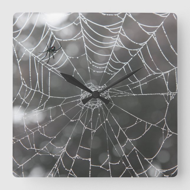 Relógio Quadrado Viúva Negra na Teia de Aranha | Halloween (Frente)