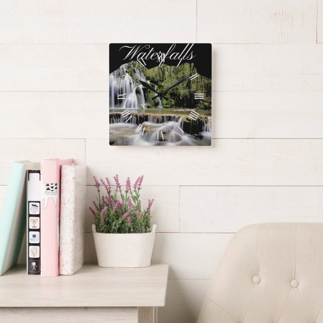 Relógio Quadrado Waterfall Outdoor Adventures (Sala de leitura)