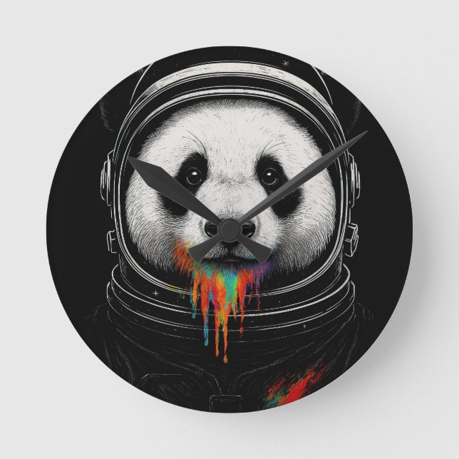 Relógio Redondo A black and white panda bear wearing a space suit (Frente)