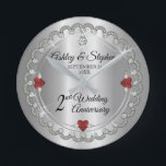 Relógio Redondo Aniversário de casamento dos diamantes elegantes<br><div class="desc">A elegância opulento molda este ò design do aniversário de casamento em um design scalloped original do diamante com o diamante center da lágrima com acentos coração-dados forma da safira e o falso adicionado sparkles em um inclinação do prata-tom. Note por favor que todos os enfeites estão imprimidos e feitos...</div>