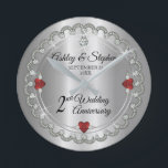 Relógio Redondo Aniversário de casamento dos diamantes elegantes<br><div class="desc">A elegância opulento molda este ò design do aniversário de casamento em um design scalloped original do diamante com o diamante center da lágrima com acentos coração-dados forma da safira e o falso adicionado sparkles em um inclinação do prata-tom. Note por favor que todos os enfeites estão imprimidos e feitos...</div>