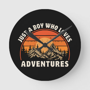 Relógio Redondo apenas um menino que ama aventuras