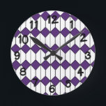 Relógio Redondo Art Deco Diamantes e Hexágonos<br><div class="desc">Este relógio tem um design de arte de hexágonos brancos com uma linha preta no meio e roxos diamantes.</div>