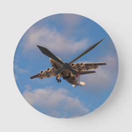 Relógio Redondo Avro RJ85 Jet pousando