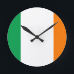 Relógio Redondo Bandeira de Ireland<br><div class="desc">Bandeira hÉireann do na de Ireland - de Bratach</div>