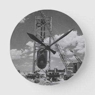 Relógio Redondo Bomba atômica enorme posicionada para o teste da