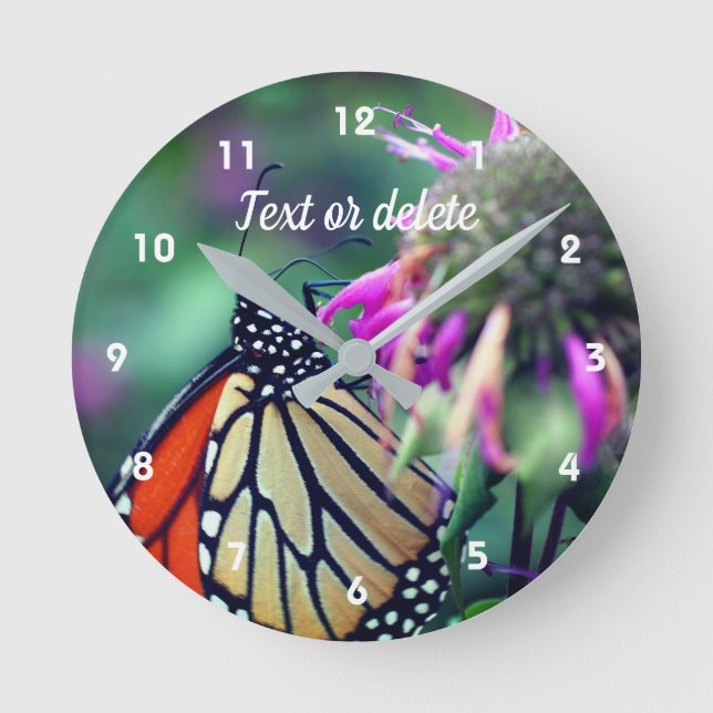 Relógio Redondo Borboleta Monarca Na Flor Personalizada   (Frente)