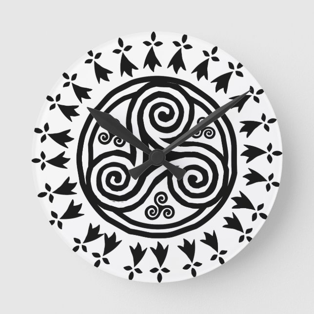 Relógio Redondo Breton triskel e herminas (Frente)