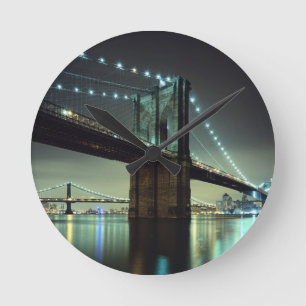 Relógio Redondo Brooklyn Bridge at night  Manhattan Bridge