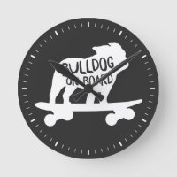 Bulldog do Skateboard em Inglês no Conselho