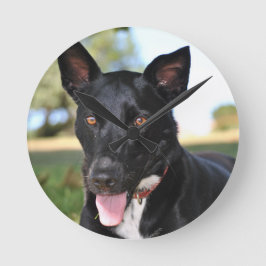 Relógio Redondo Cachorro lindo com olhos castanhos claros