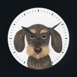 Relógio Redondo Cão Teckel De Dachshund Cute Causado<br><div class="desc">Um bonito relógio de parede de Dachshund com fio para casa ou escritório. Faz um presente divertido para os amantes de Teckel. Veja o Doodle World de Jenn para mais relógios decorativos e cães que criem a decoração doméstica.</div>
