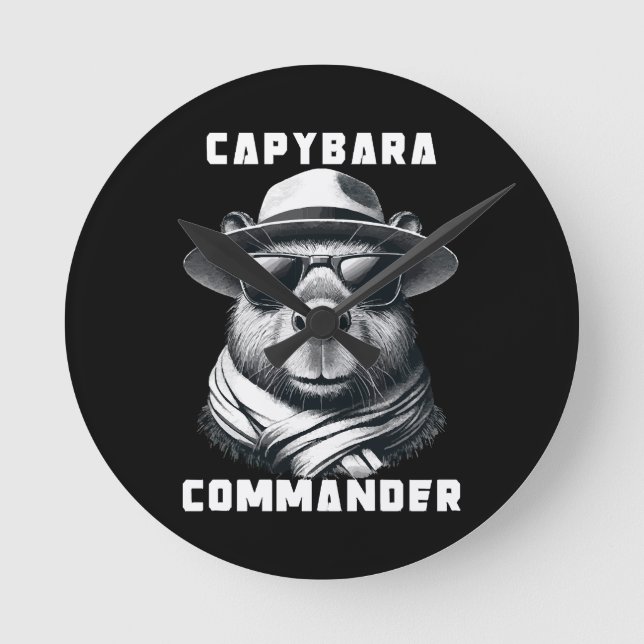 Relógio Redondo Capivara Com Óculos De Sol Capy Comandante (Frente)